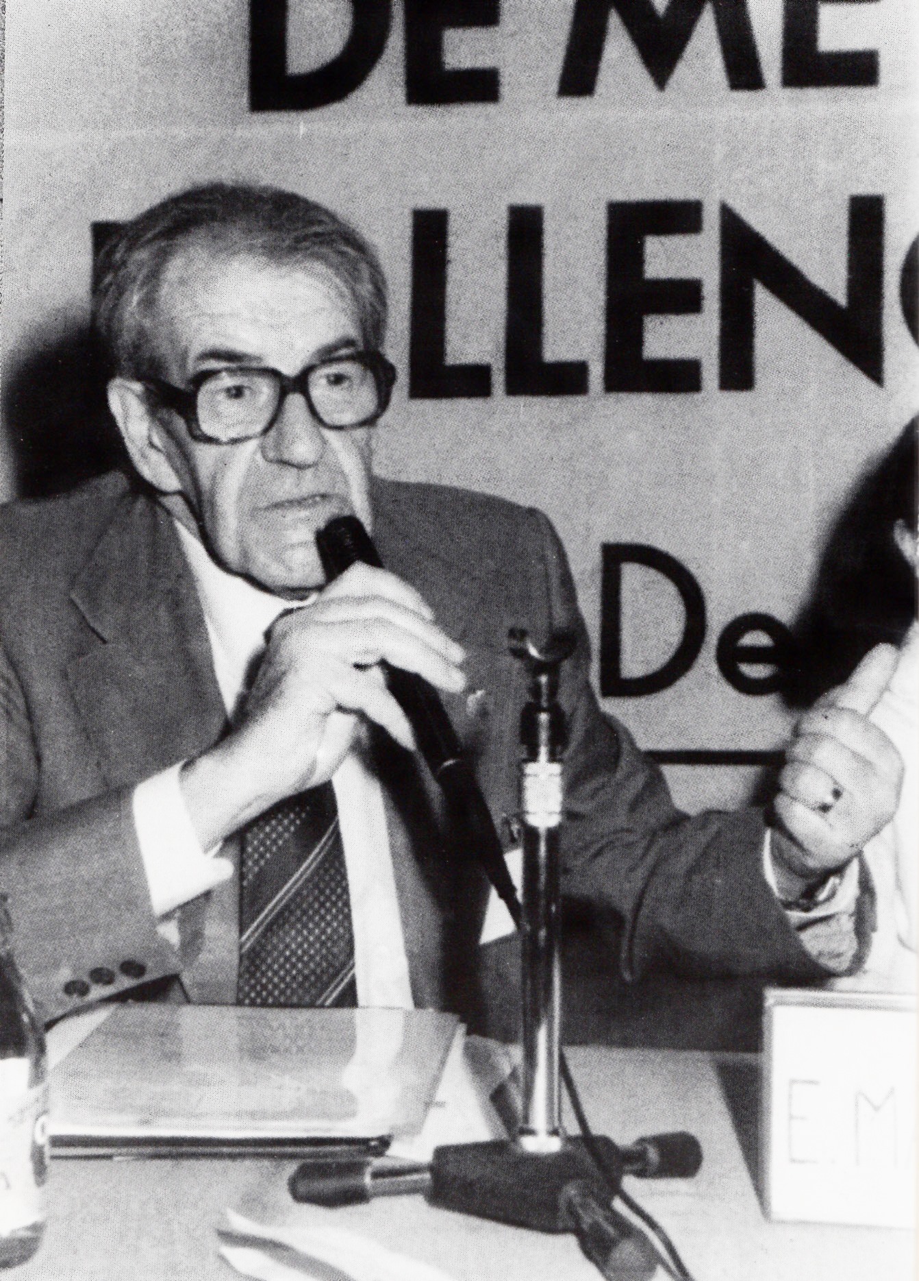 Intervenció de Jordi Gol en l’Onzè Congrés de Metges i Biòlegs de Llengua Catalana, celebrat a Reus, 1980. [Família Gol]